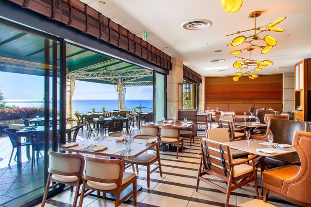 カフーリゾートフチャク　コンド・ホテル Wine & Dining The Orange